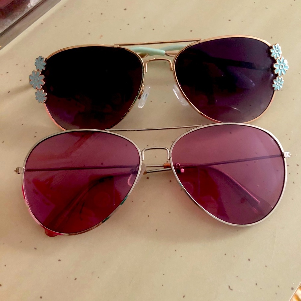 Like new! Girl’s fashion aviator sunglasses